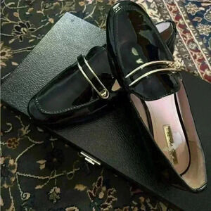 Tahari black patent loafers size 6